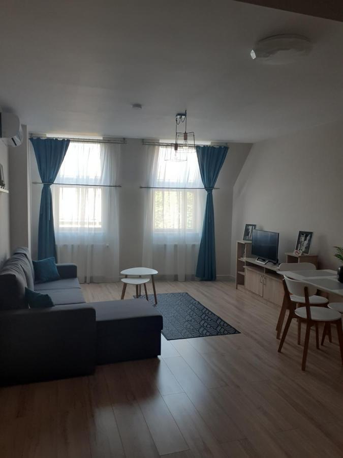 Mandarin Premium Apartments เตอร์กู-มูเรช ภายนอก รูปภาพ