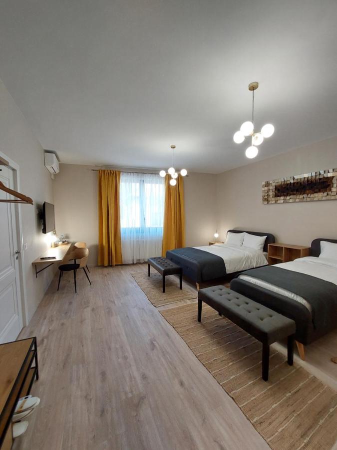Mandarin Premium Apartments เตอร์กู-มูเรช ภายนอก รูปภาพ