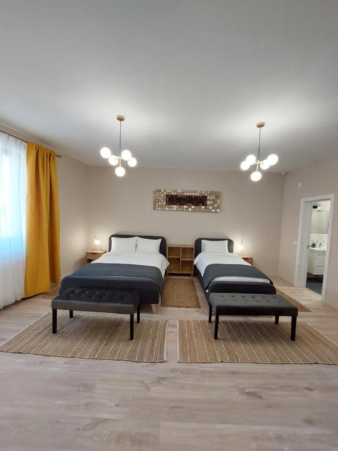 Mandarin Premium Apartments เตอร์กู-มูเรช ภายนอก รูปภาพ